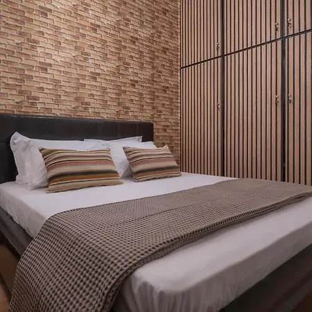 Hippocampus Apartment *